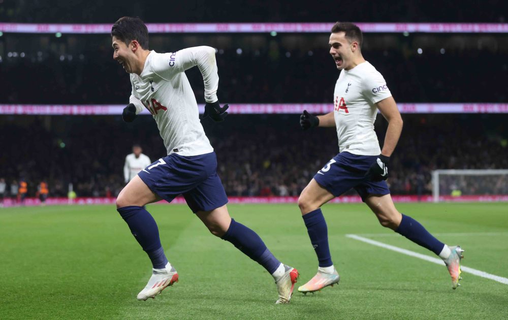  曼联租借妖星爆发，独造三球击退布伦特福德  