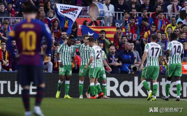  曼联防守漏洞百出遭弱旅羞辱  